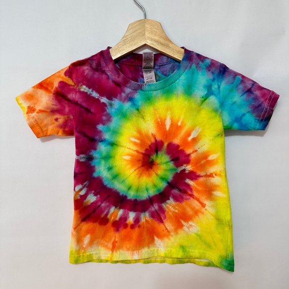 Gildan Other - Unisex Rainbow Tie Dye T-shirt